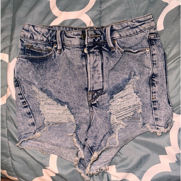 Good American Bombshell Shorts - Picture 2 of 5